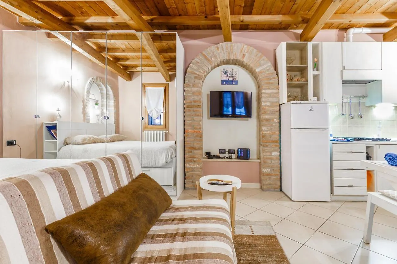 Nell'Antico Ghetto Ebraico Apartment Ferrara 0*,